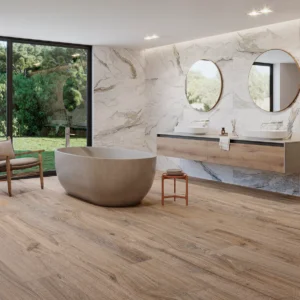 Navarti Dakaris Nut 20×120 houtlook vloer in een badkamer