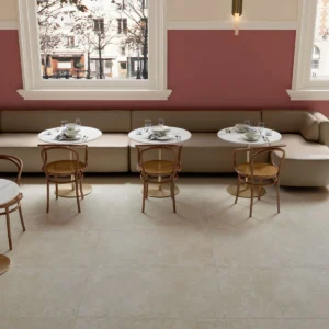 Saime Avalon Blanc 60×120 vloertegels in een restaurant