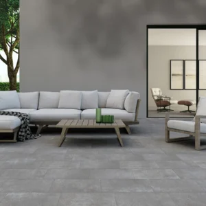Saime Icon Grey tegels in een buitenlounge