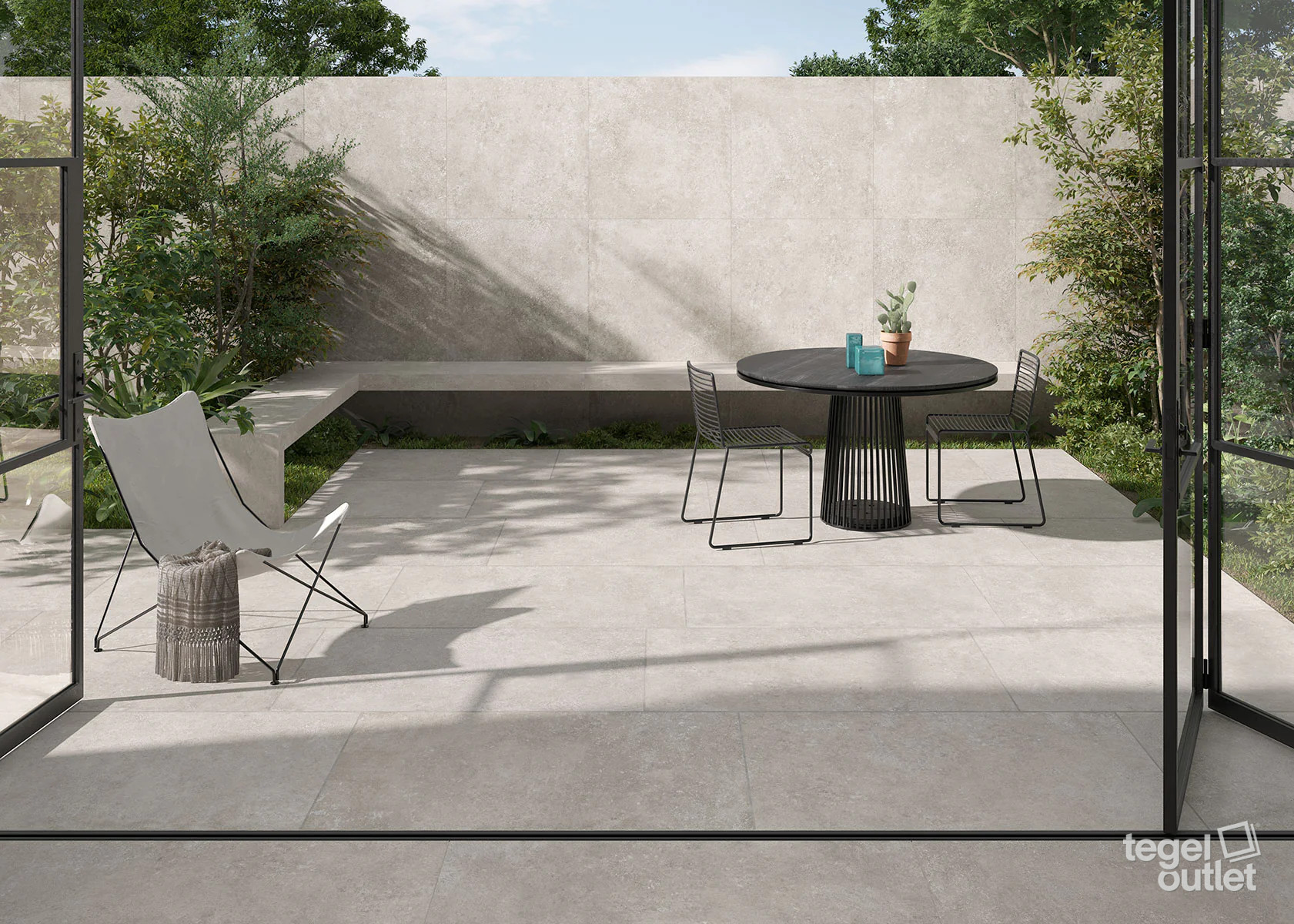 Saime Avalon Gris Grip 60×120 antisliptegels op een patio