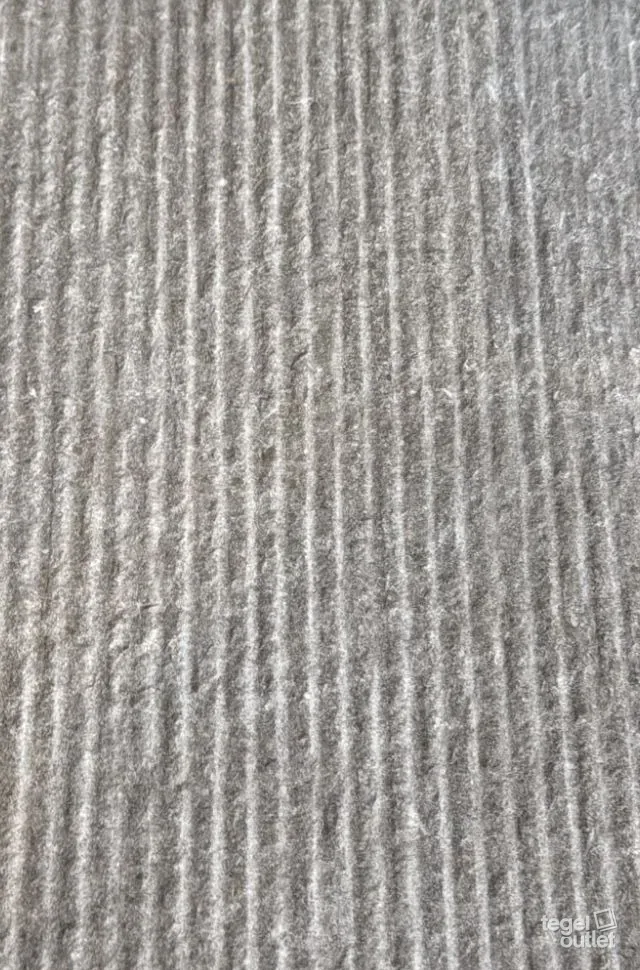 Belgravia Line Grey 20x30: de tegel in middengrijs met fijne lichte lijnen