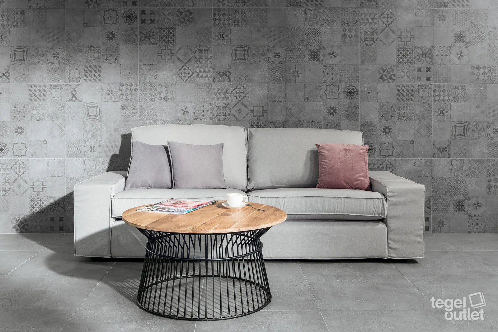 Betonico Grey 60x60 in een interieur