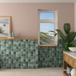 Ecoceramic Cool Green glanzende wandtegels met reliëf van vierkante tegeltjes in een badkamer
