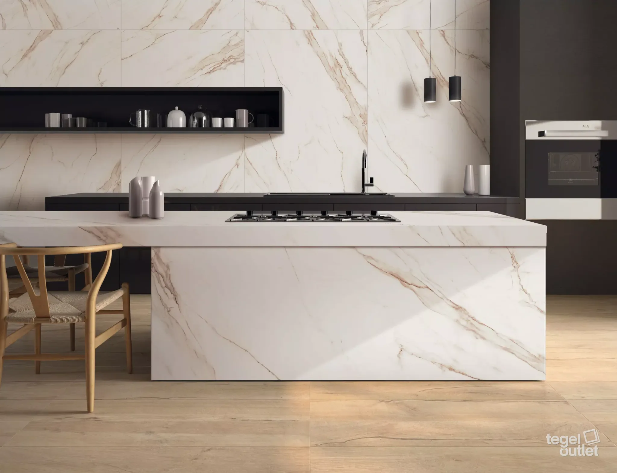Sfeerbeeld: Cozy Honey 20x120 als vloer in een moderne keuken met marmeren eiland