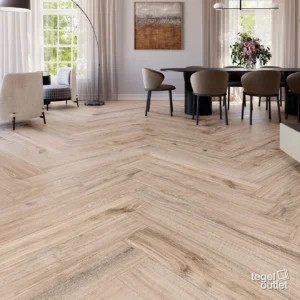 Navarti Dakaris Golden 20×120 houtlook planken in visgraat in een woonkamer