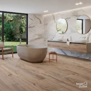 Navarti Dakaris Nut 20×120 houtlook vloer in een badkamer