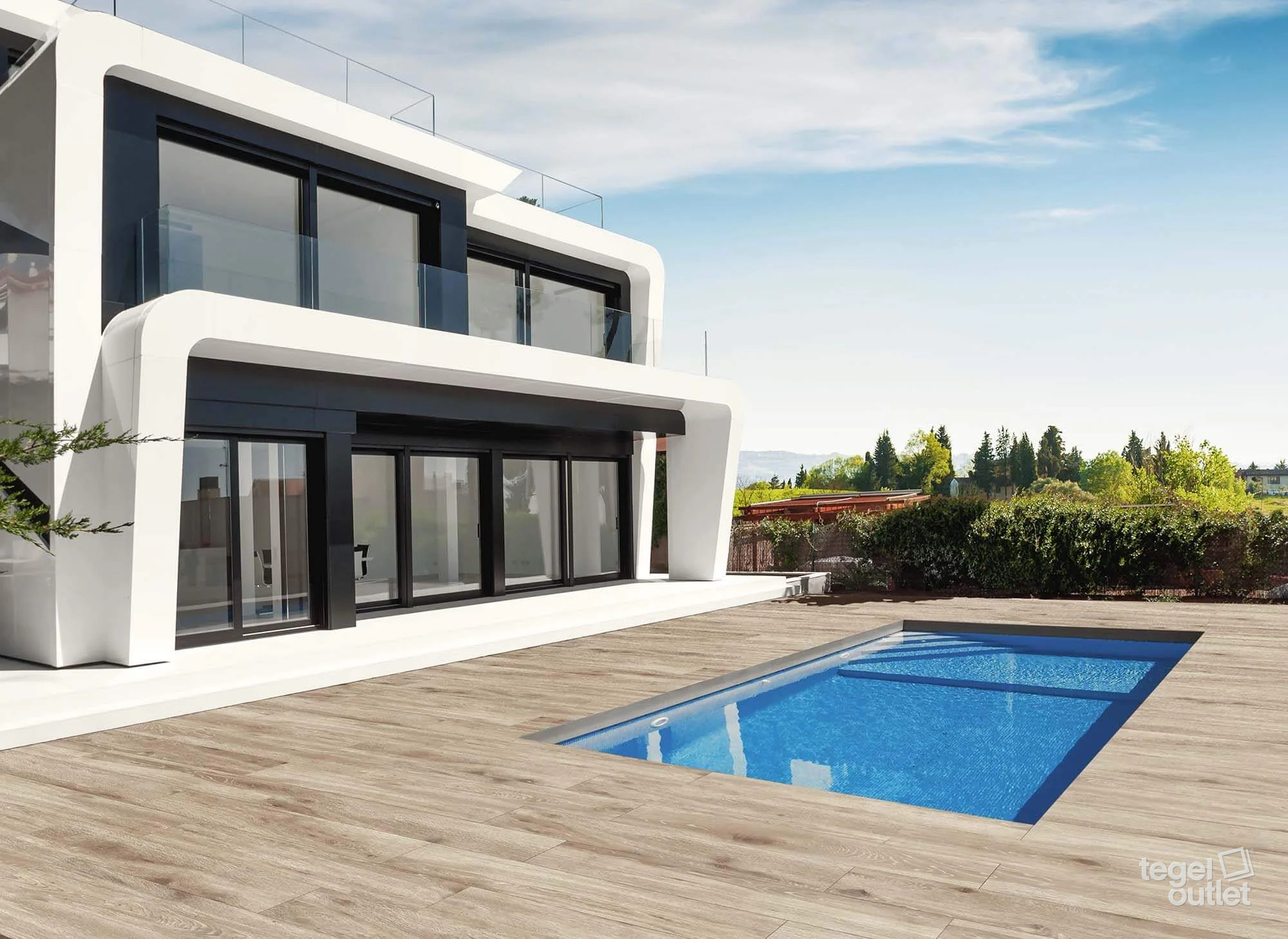 Navarti Deck Roble 20×120 houtlook terras bij een moderne villa