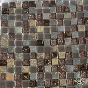 Mosaïque Eneas Black : gros plan d'une plaque en magasin, verre, ardoise et tesselles métalliques