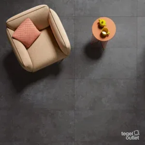 Evoque Fumo 60x60 in een interieur