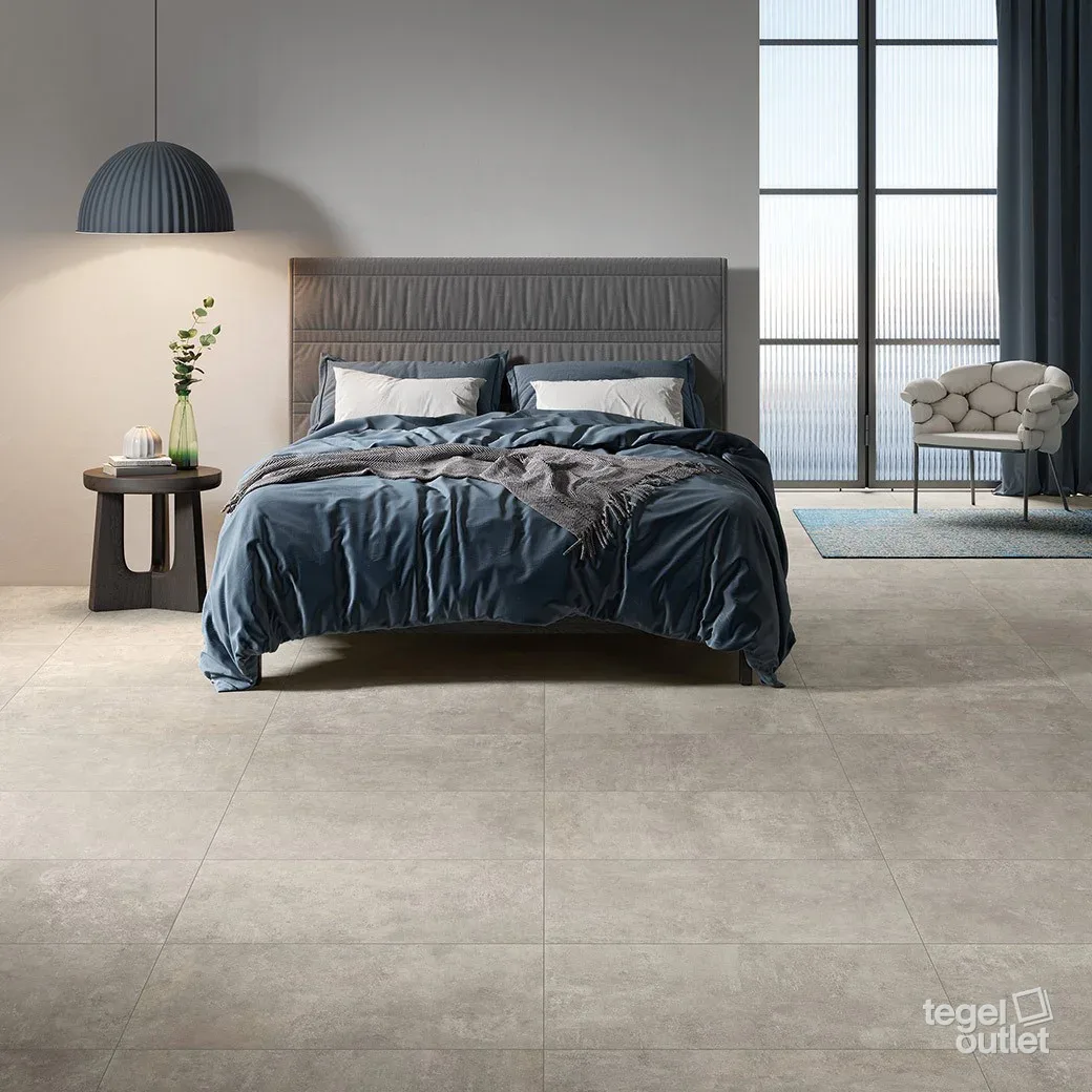 Evoque Greige 60x60 in een interieur
