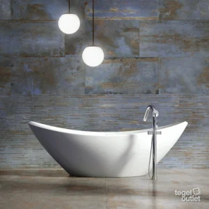 Energieker Flatiron Blue 30×60 wand met mozaïek en Flatiron White 80×80 vloer in een badkamer