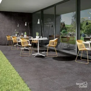 Geo Black 60x60 in een interieur
