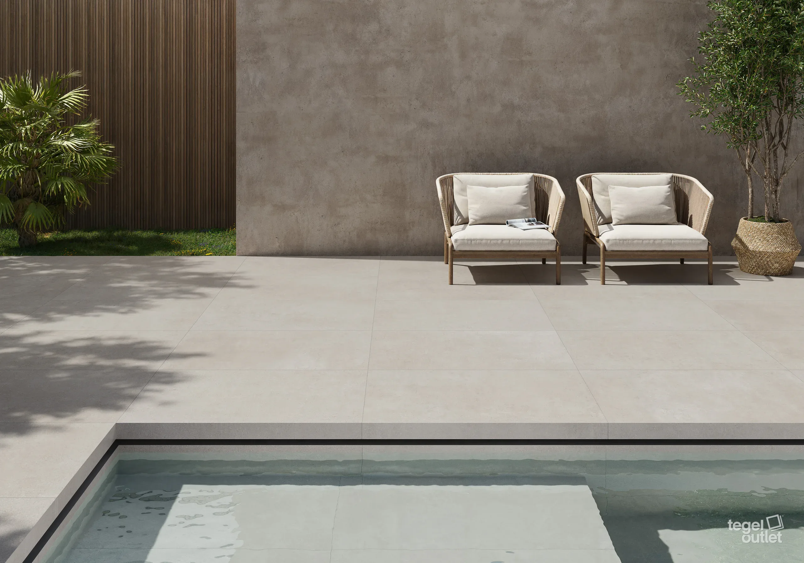 Carreaux de terrasse Argenta Gravel Cream 60×120 autour d'une piscine