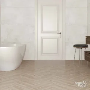 Lames effet bois Ecoceramic Kootenai Haya 8×44,2 posées en bâtons rompus dans une salle de bains