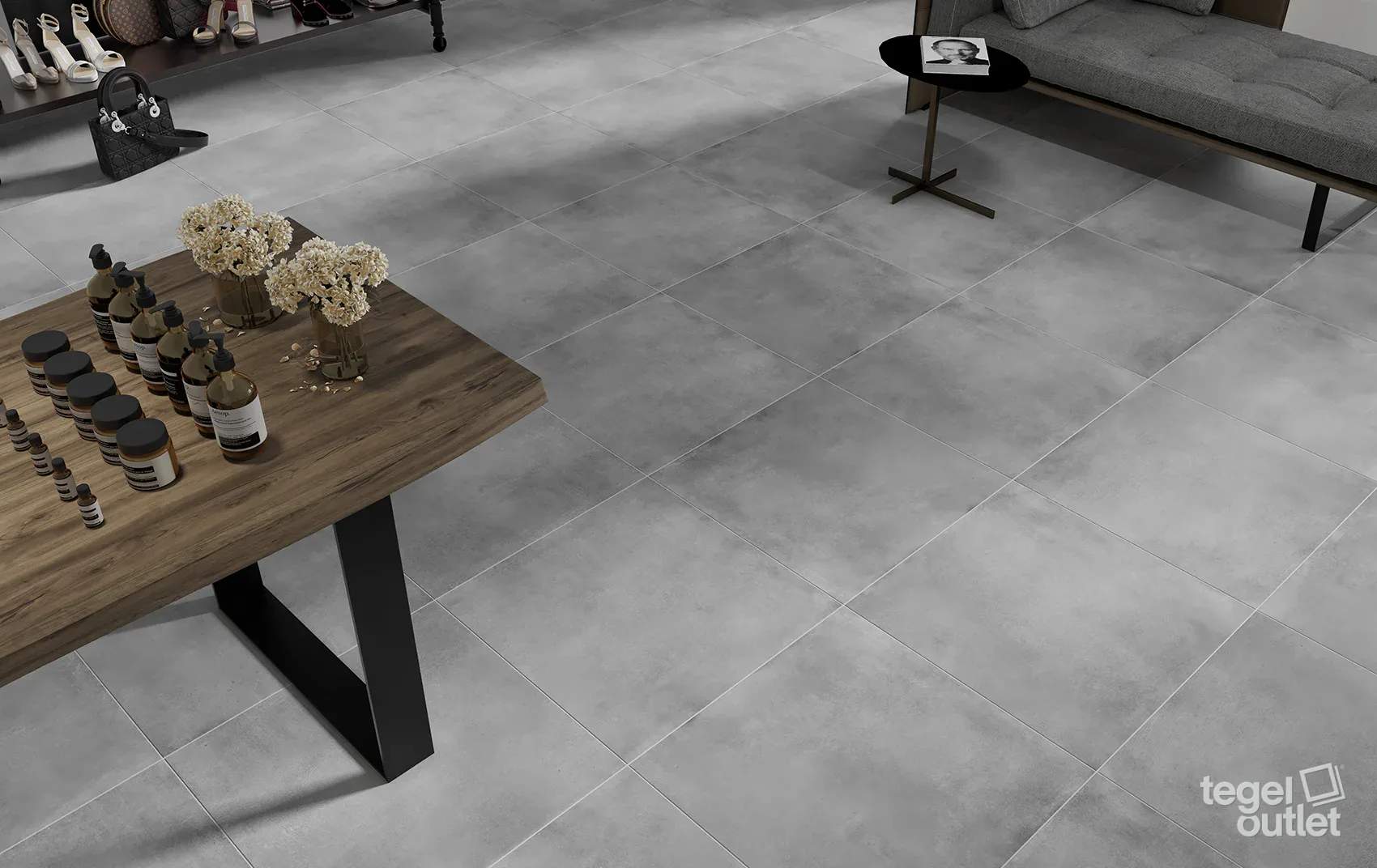 Manhattan Grey 60x60 in een interieur