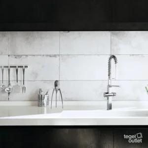 Form White 30x60