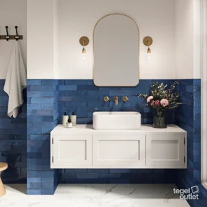 Ape Murus Oceanum 7×28 wandtegels in een badkamer