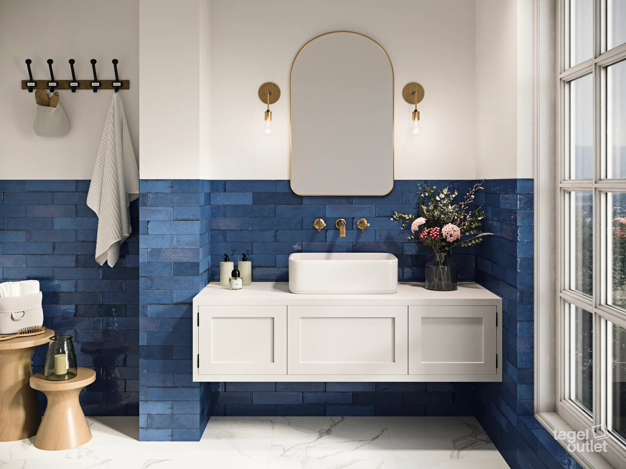 Ape Murus Oceanum 7×28 wandtegels in een badkamer