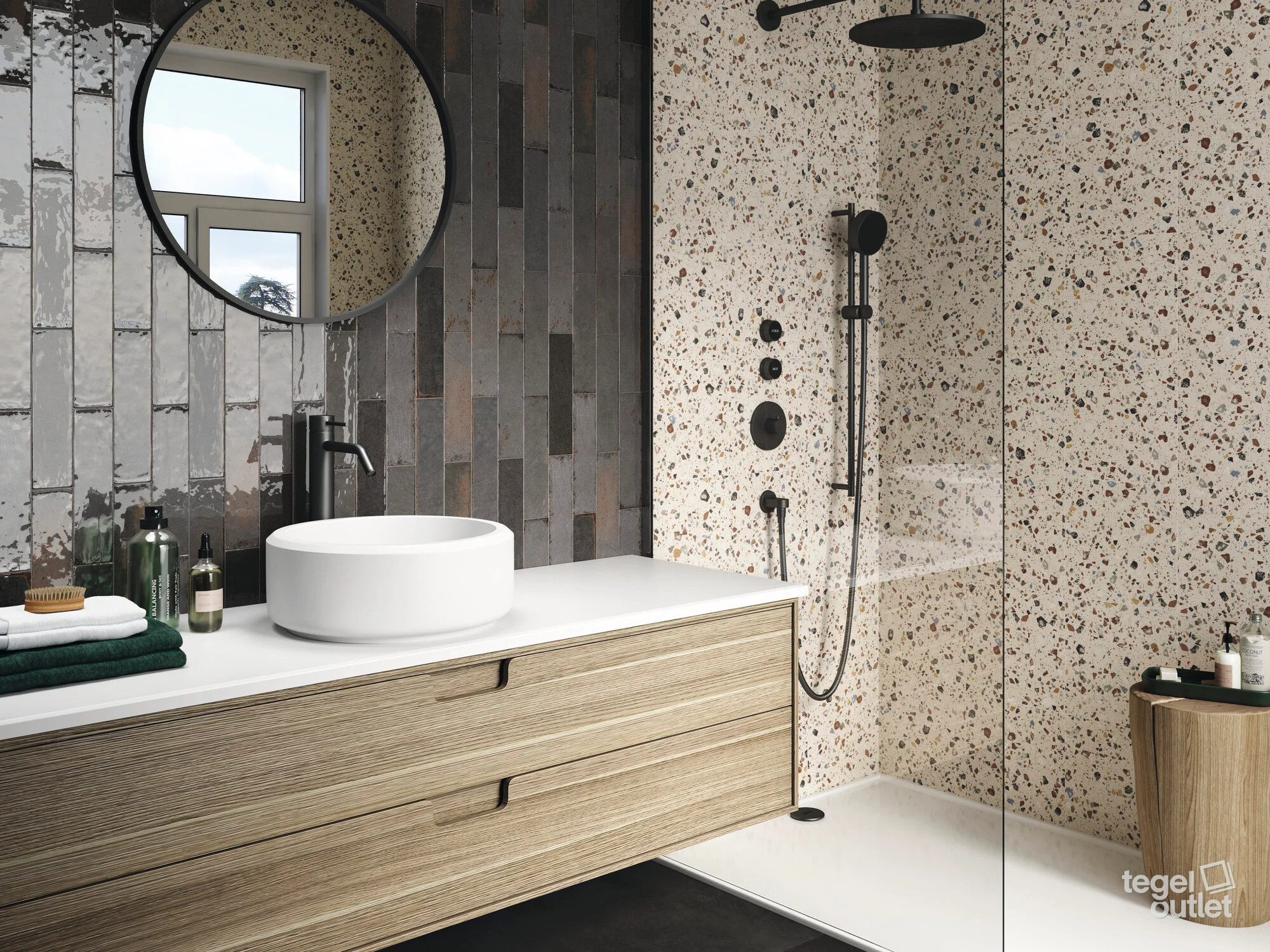 Ape Murus Nocta 7×28 wandtegels in een badkamer