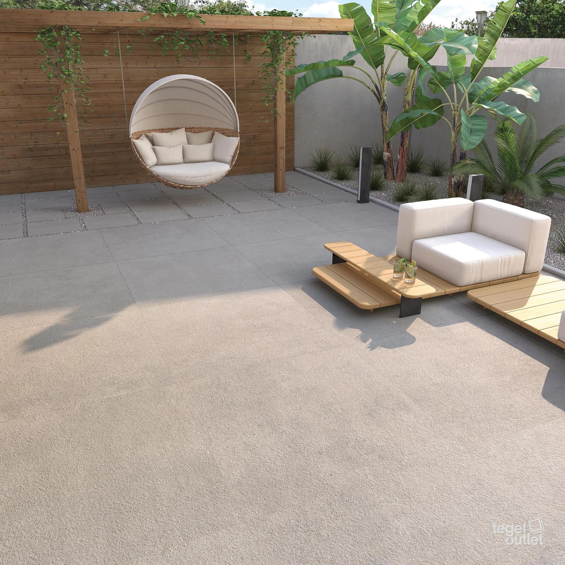 Vives Nassau Gris antislip tegels op een terras