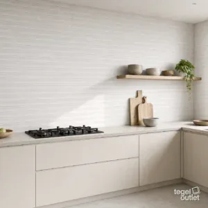 Sfeerbeeld (illustratie): wand in badkamer of keuken met tegels in wit