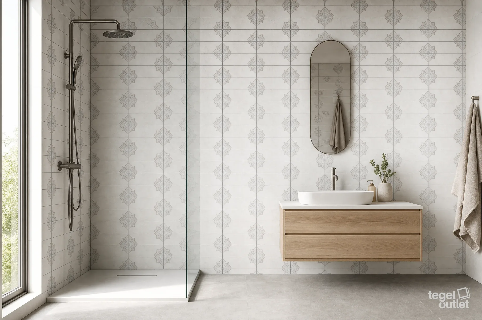 Sfeerbeeld (illustratie): wand in badkamer of keuken met tegels in meerdere kleuren