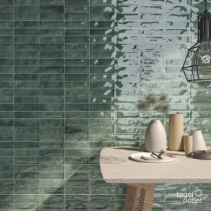 Ecoceramic Pool Green glanzende wandtegels met bakstenen reliëf