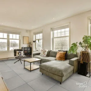Rainstone Grey 60x60 in een interieur
