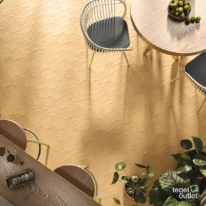 Ape Souk Nomade Ocre tegels in een terras
