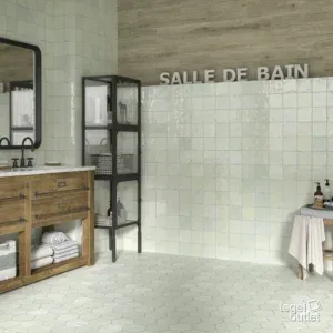 Souk Aqua et Nomade Aqua – salle de bain Carreaux Ape Souk Aqua et Nomade Aqua dans une salle de bains