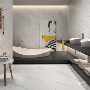 Sfeerbeeld: badkamer met een glanzende witte marmerlookvloer en -wand