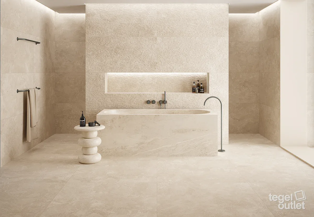 Navarti Street Bone avec mur en relief 60×120 dans une salle de bain